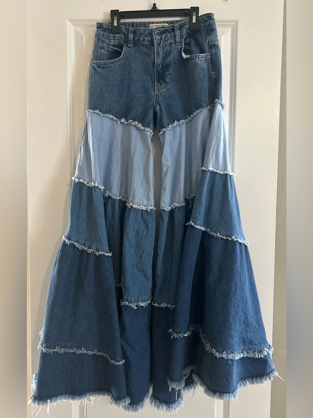 We The Free Dreamscape Tiered Wide-Leg Jeans ***RARE*** - Picture 5 of 8